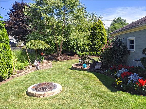 5th image of 1141 Iroquois Ave