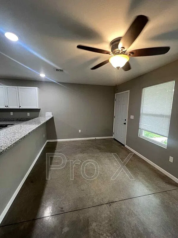 3 bed, 2.0 bath, $1,200 — Photo 2
