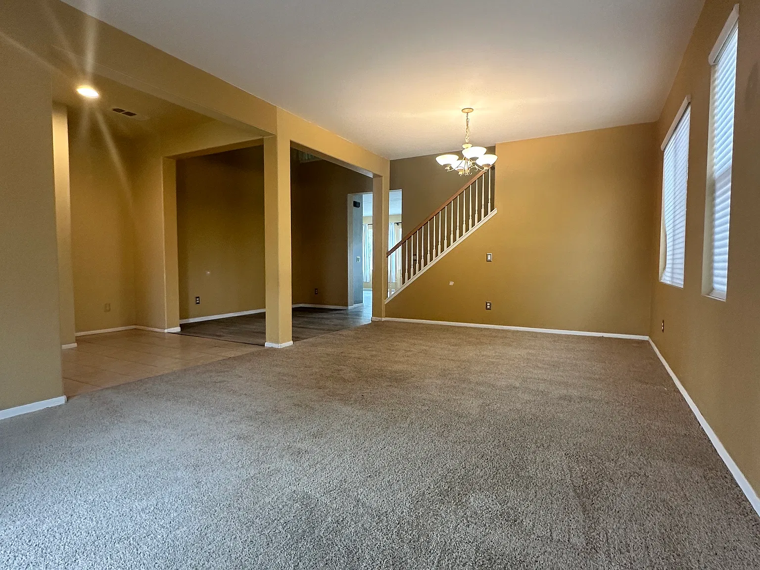 4 bed, 3073 sqft, $3,900 — Photo 3
