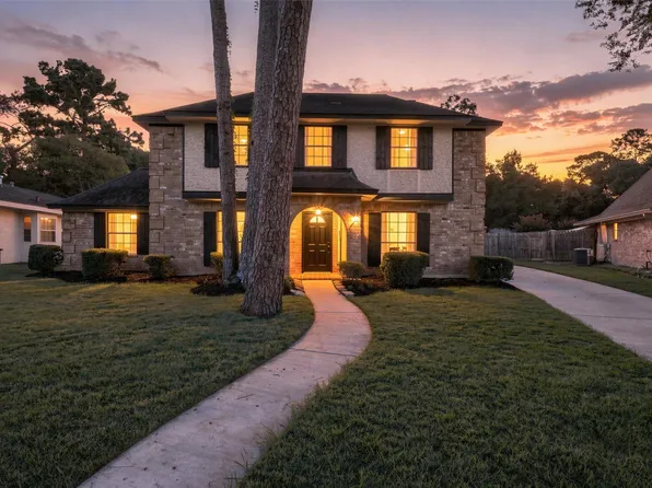 8119 Pine Green Ln, Humble, TX 77346