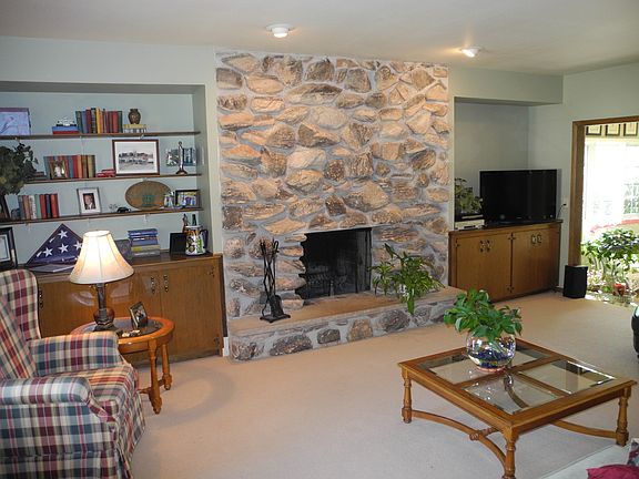 5th image of 5919 Glen Haven Dr