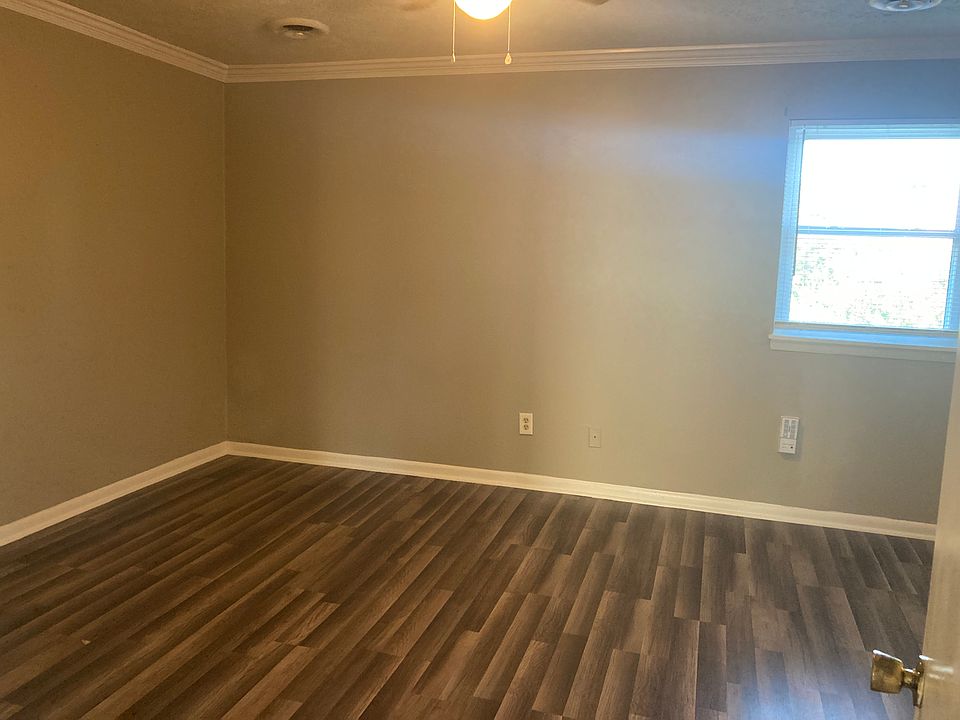 1st image of 2856 Snow Rd #3