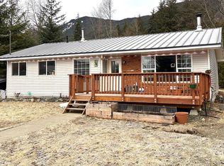 19 Helms Loop, Haines, AK 99827