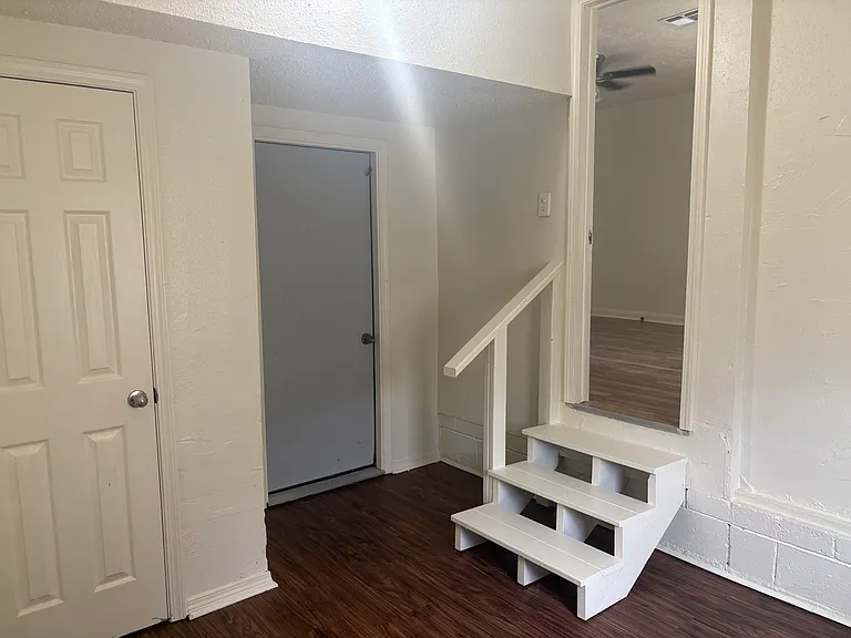 6903 NW 52nd St — Photo 14