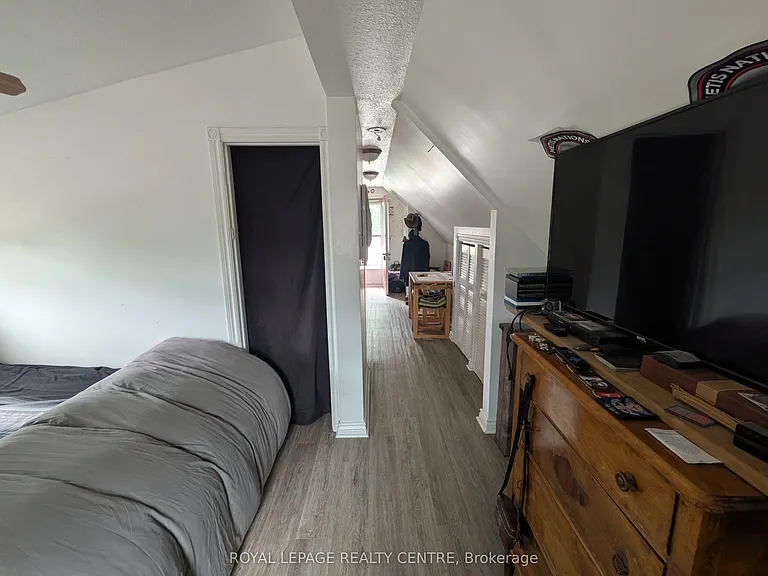 10 Dufferin St — Photo 11