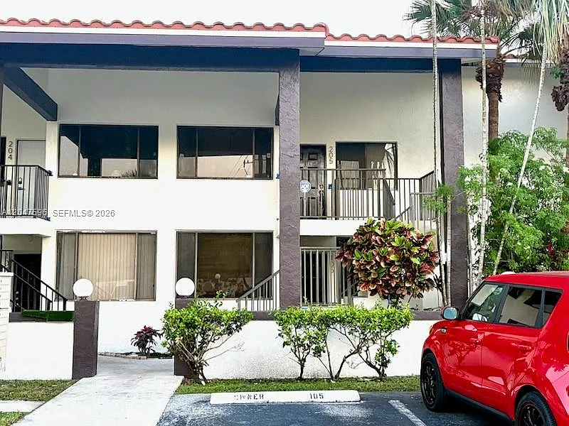 Mira Lago Condo — Photo 1