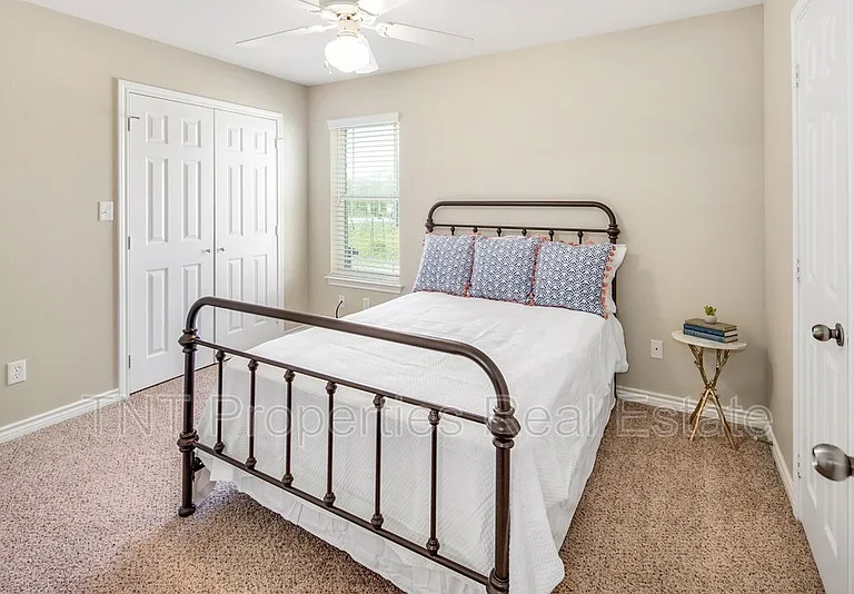 9803 Riskys Ranch Dr — Photo 13