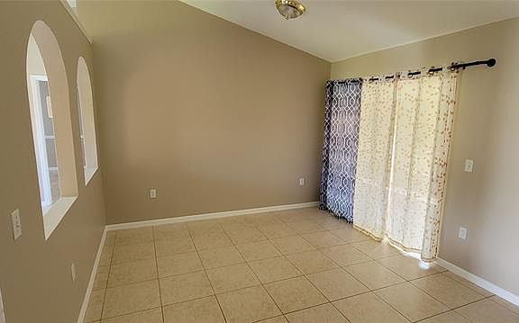 5th image of 65 York Ct