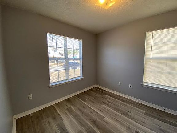 4th image of 11116 Sonja Dr