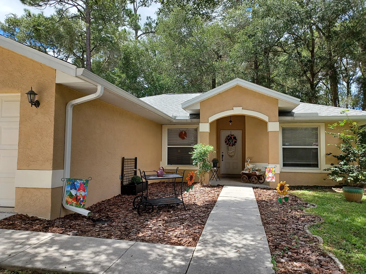 3 bed, 1356 sqft, $1,745 — Photo 3