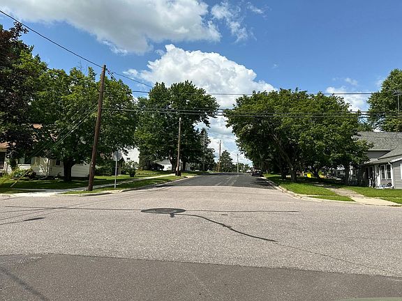 4th image of 604 6th St
