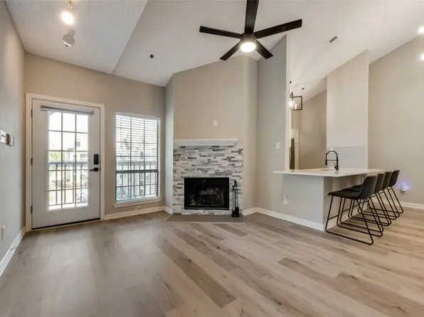 4800 W Lovers Ln APT 217, Dallas, TX 75209
