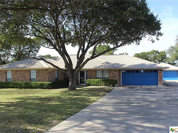 2nd image of 2104 Chinaberry Cir