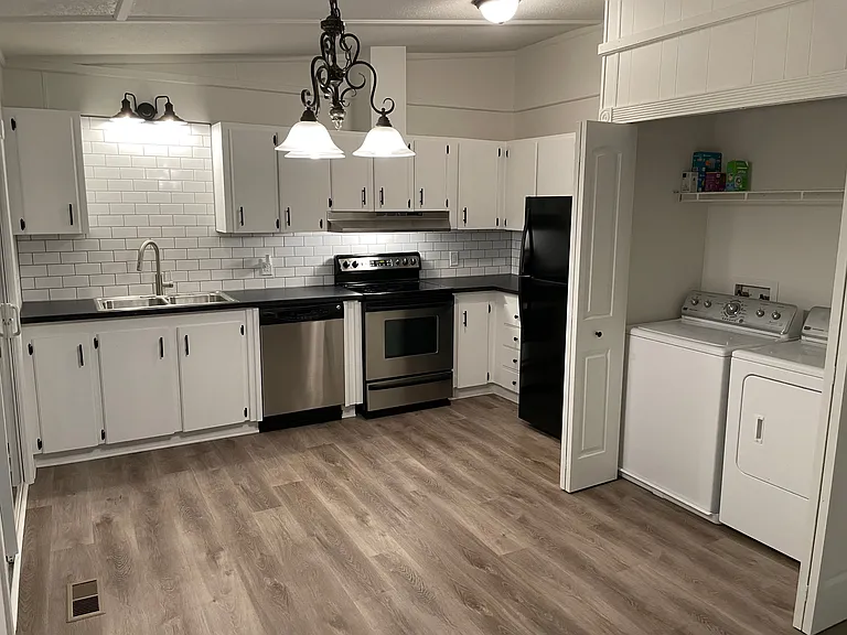 6191 Gainesville St #B — Photo 3