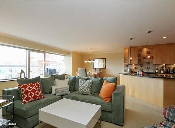 3rd image of 221 W 48th St APT 908