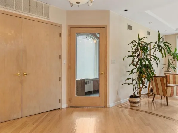 1239 East 23rd Street image 4 of 14