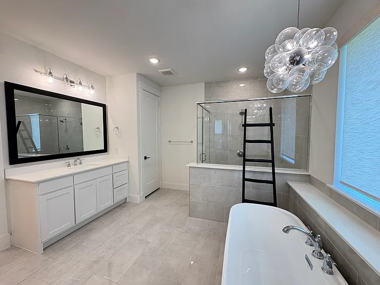 1451 Maplewood Dr — Photo 18