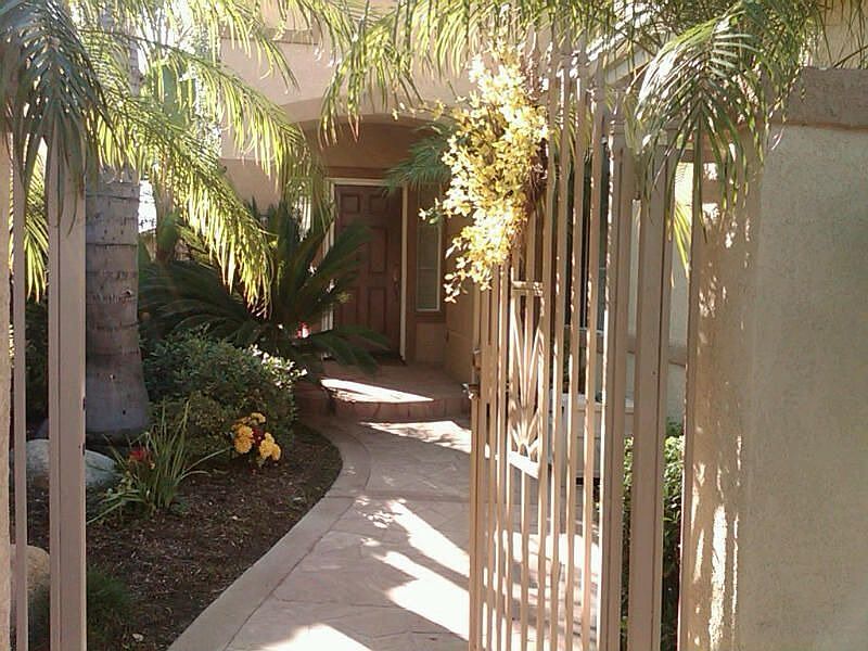 Welcome! Front Entry.