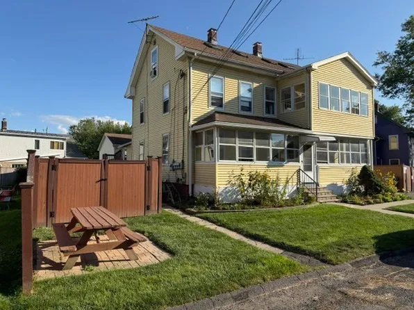11 Maple Ave, Northampton, MA 01060