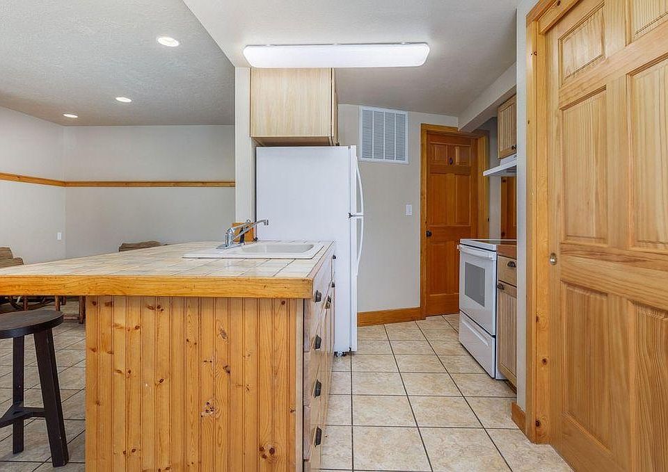 View from front door to kitchen and laundry room.