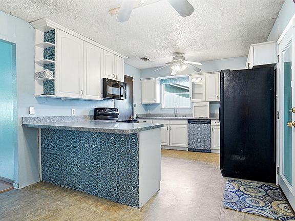 4th image of 841 Lake View Rdg