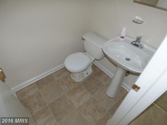 3rd image of 1848 Abbey Ln