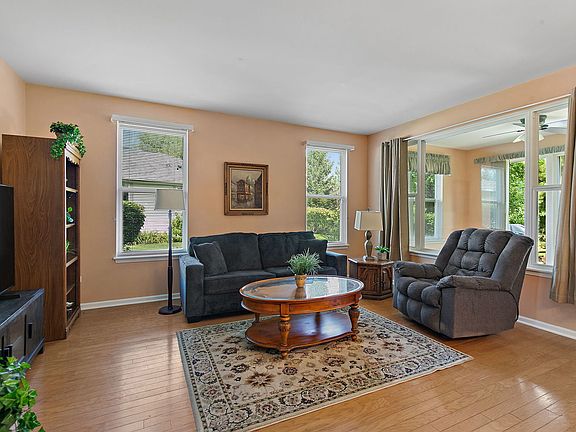 4th image of 11936 Tuliptree Ln