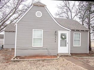 822 W 7th St, Elk City, OK 73644