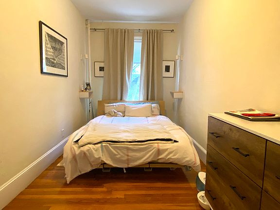 4th image of 1243 Beacon St
