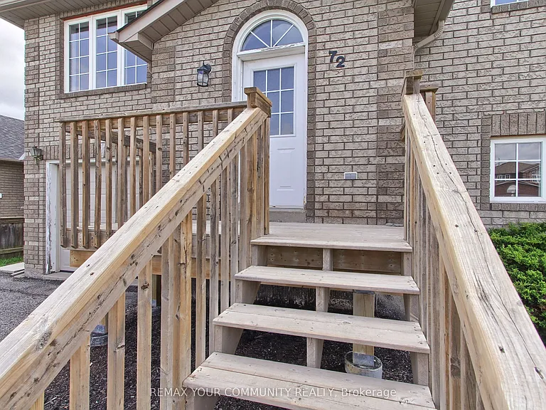 72 Ambler Bay #MAIN — Photo 2
