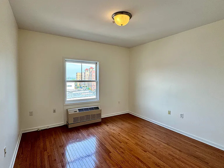 9252 Kennedy Blvd #406 — Photo 8