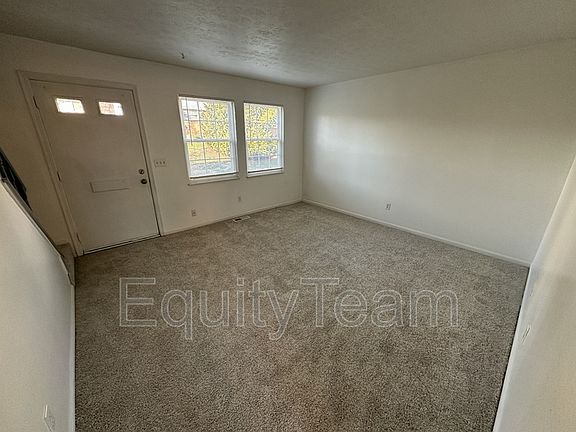 5th image of 3421 Amberway Ct