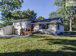 1912 High Dr, Liberty, MO 64068