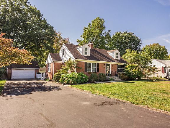 2nd image of 2927 W Rex Dr