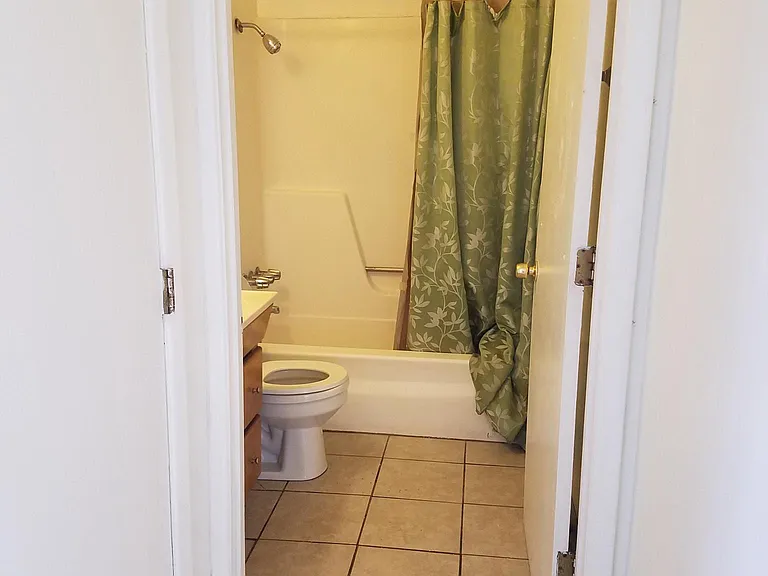 3604 Lafayette Dr NE — Photo 2