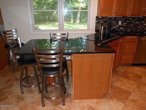 4th image of 2458 Hathaway Ct