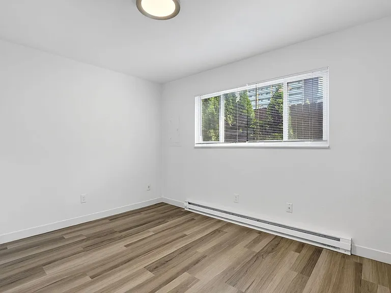 8819 N Edison St — Photo 32