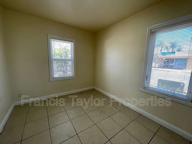 2 bed, 1.0 bath, 575 sqft, $1,795 — Photo 4