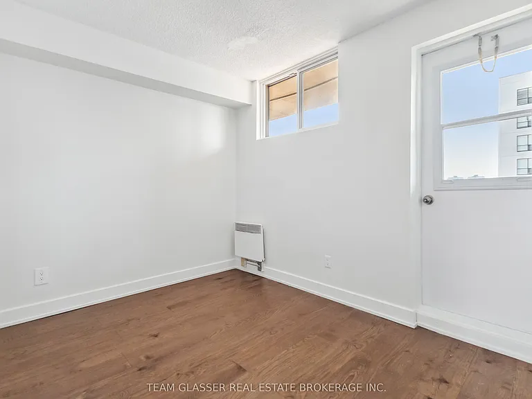 21 King St #409 — Photo 22