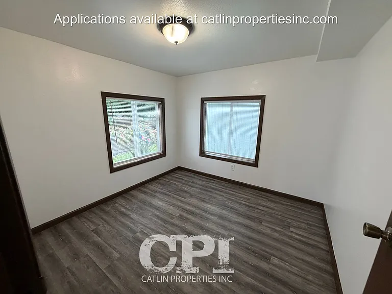 305 Rosewood St — Photo 8