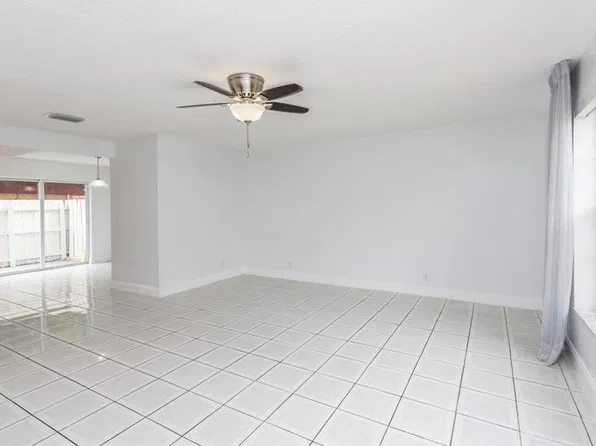 7918 Kimberly Blvd, North Lauderdale, FL