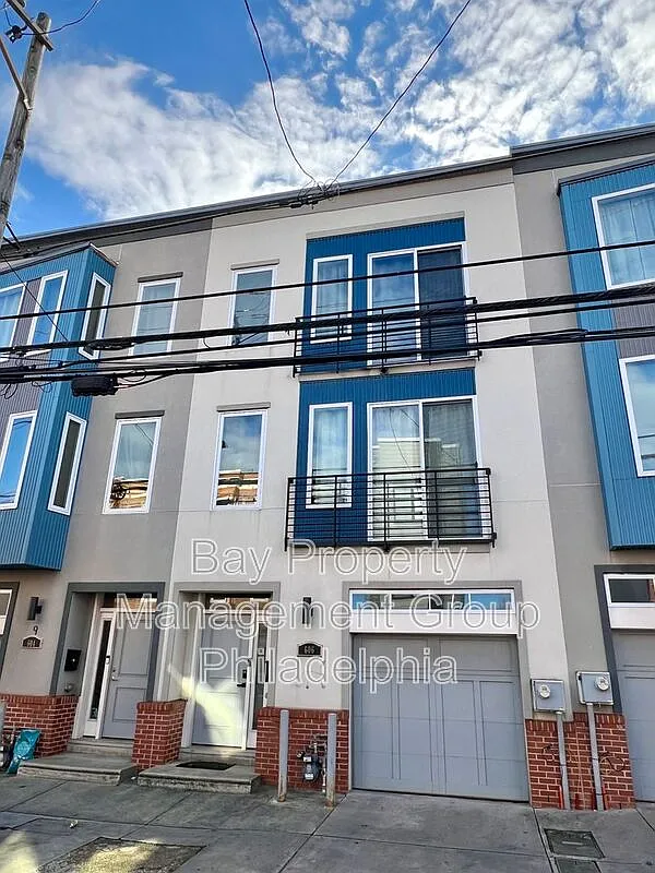 3 bed, 3.0 bath, 1797 sqft, $2,600 — Photo 2