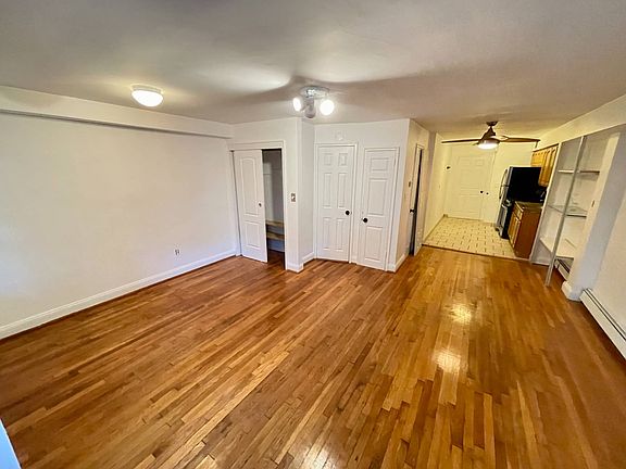 3rd image of 1020 Wilcox Ave #1