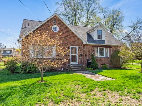 57 Primrose St, Springfield, MA 01151