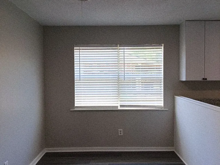 109 Highview Dr — Photo 7