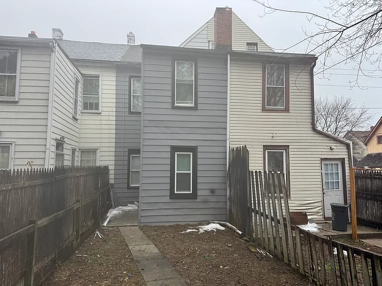 335 S 9th St — Photo 9