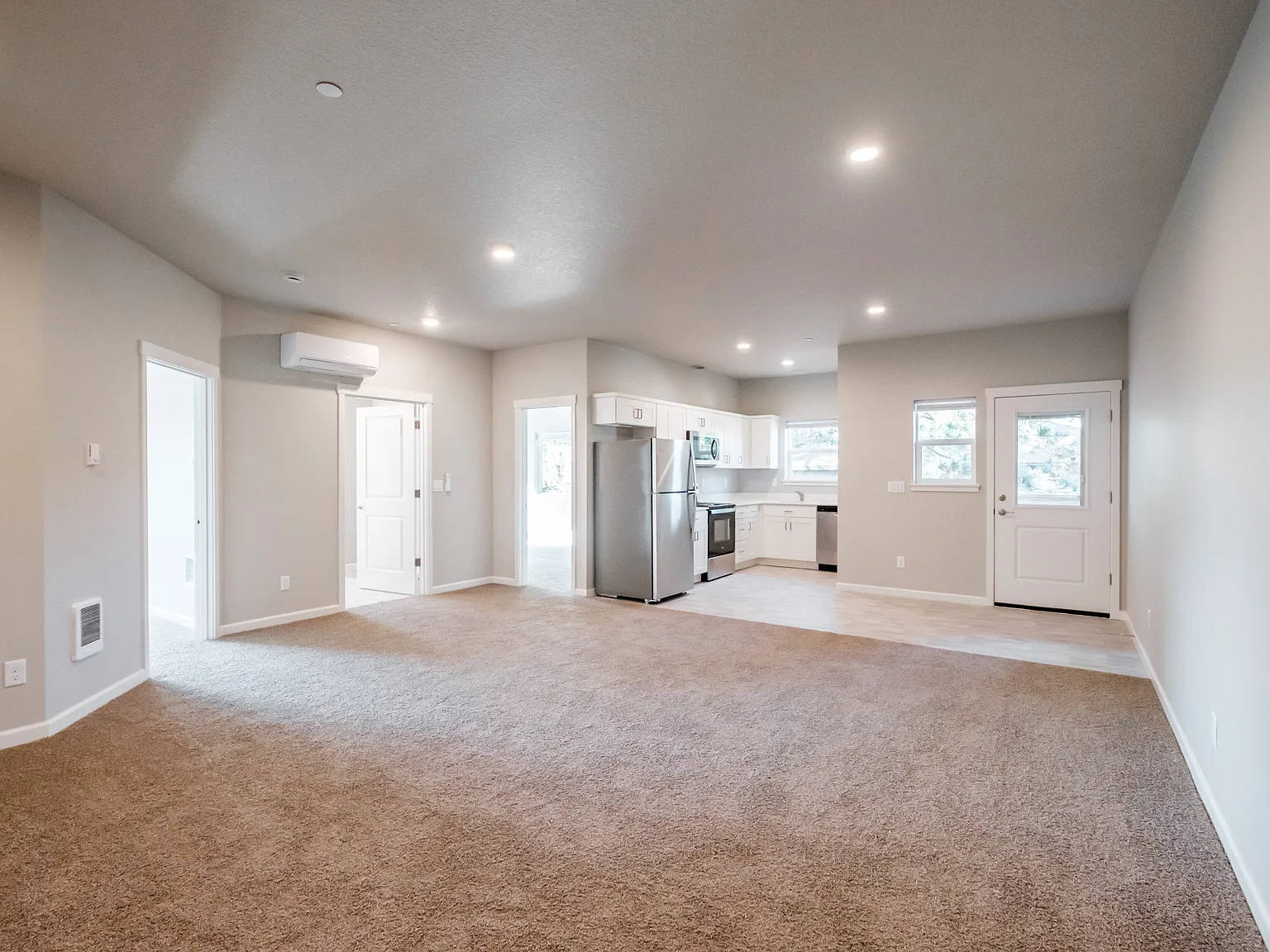 2 bed, 1050 sqft, $1,650 — Photo 1