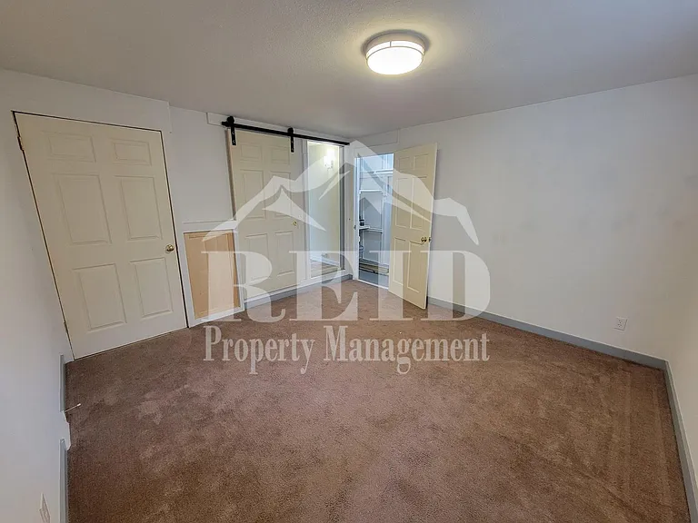 1212 Evans Ave W — Photo 22