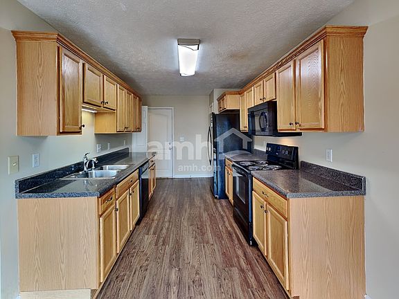 3rd image of 803 Buckhaven Dr