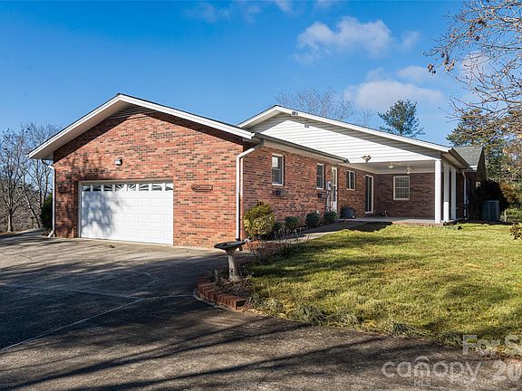 5th image of 15 Lackey Ln